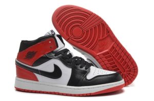 Nike Air Jordan 1 Retro черно-белые (40-44)