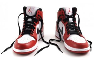 Nike Air Jordan 1 Retro красно-белые (40-44)