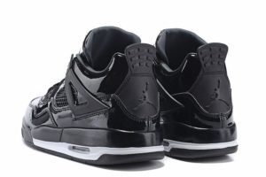 Air Jordan 4 Retro глянец черные (40-45)