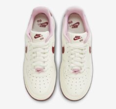 Nike Air Force 1 Low Valentines Day 2023 белые с бордовым кожаные женские (35-40)